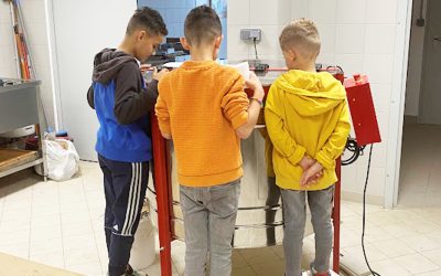 Activités pédagogiques à la miellerie